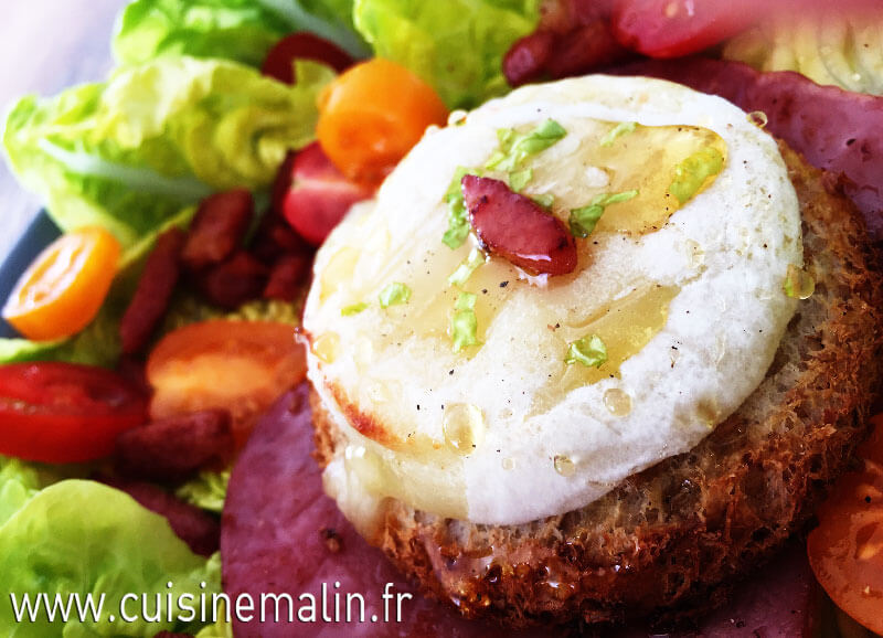 Salade Chèvre chaud et lardons fumés par Cuisine Malin