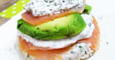 Toast Saumon Avocat Aneth et Fromage frais Toast réveillon